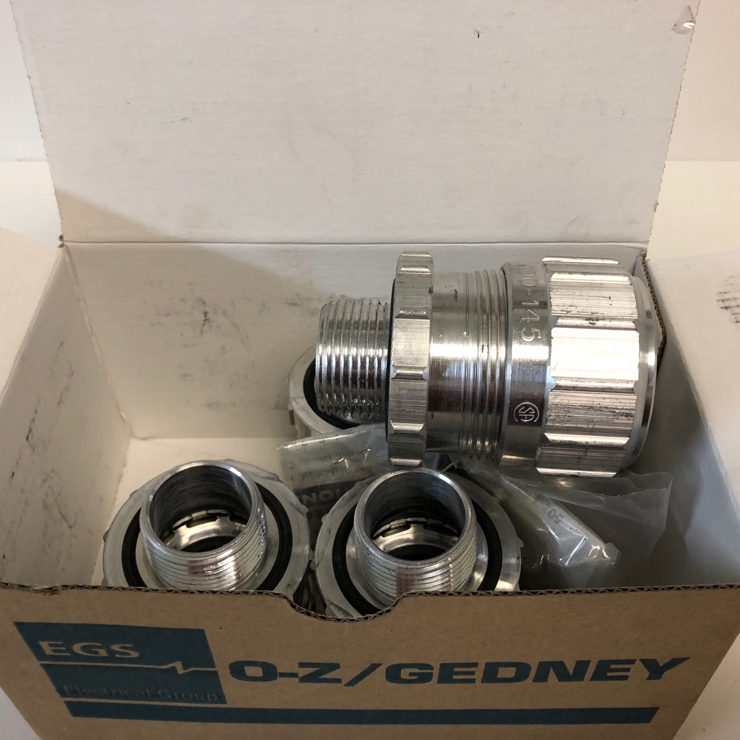 BOX OF 5 NEW! O-Z/GEDNEY ALUMINUM RAINTIGHT CABLE CONNECTORS JMC100-145