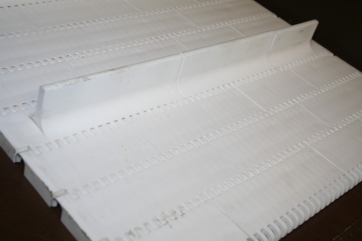 Conveyor belt Series 400 w/flights FlatTop 17.75×126 inches Intralox Unused