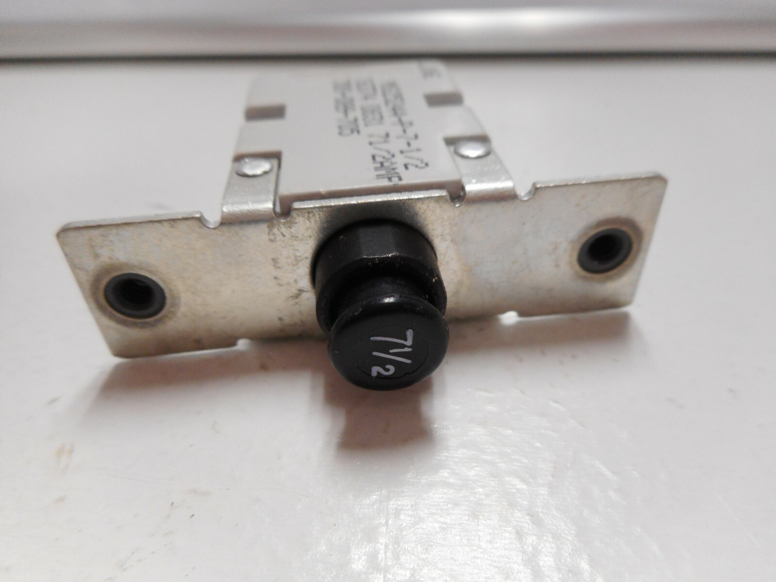 NOS MS25244-P-7 1/2 MIL-SPEC CIRCUIT BREAKER