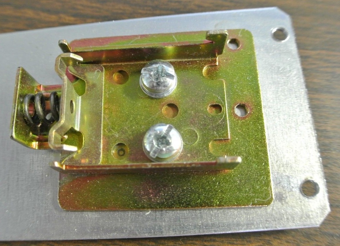 WESTINGHOUSE 1A96677G01 / WDIN SIZE 1/2 ADAPTER KIT 35mm DIN RAIL – NEW SURPLUS