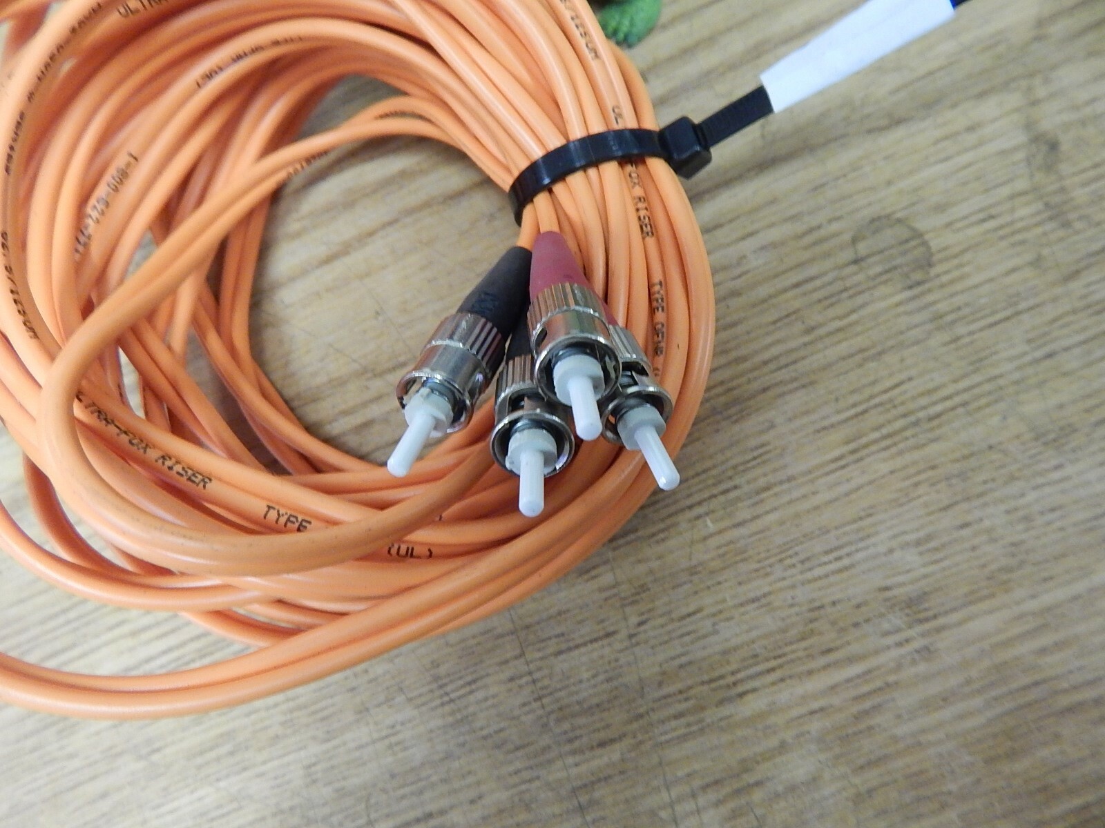 Optical Cable Corp 022556Ft AX02-030N-W 800″ Ultra Fox Riser OFNR