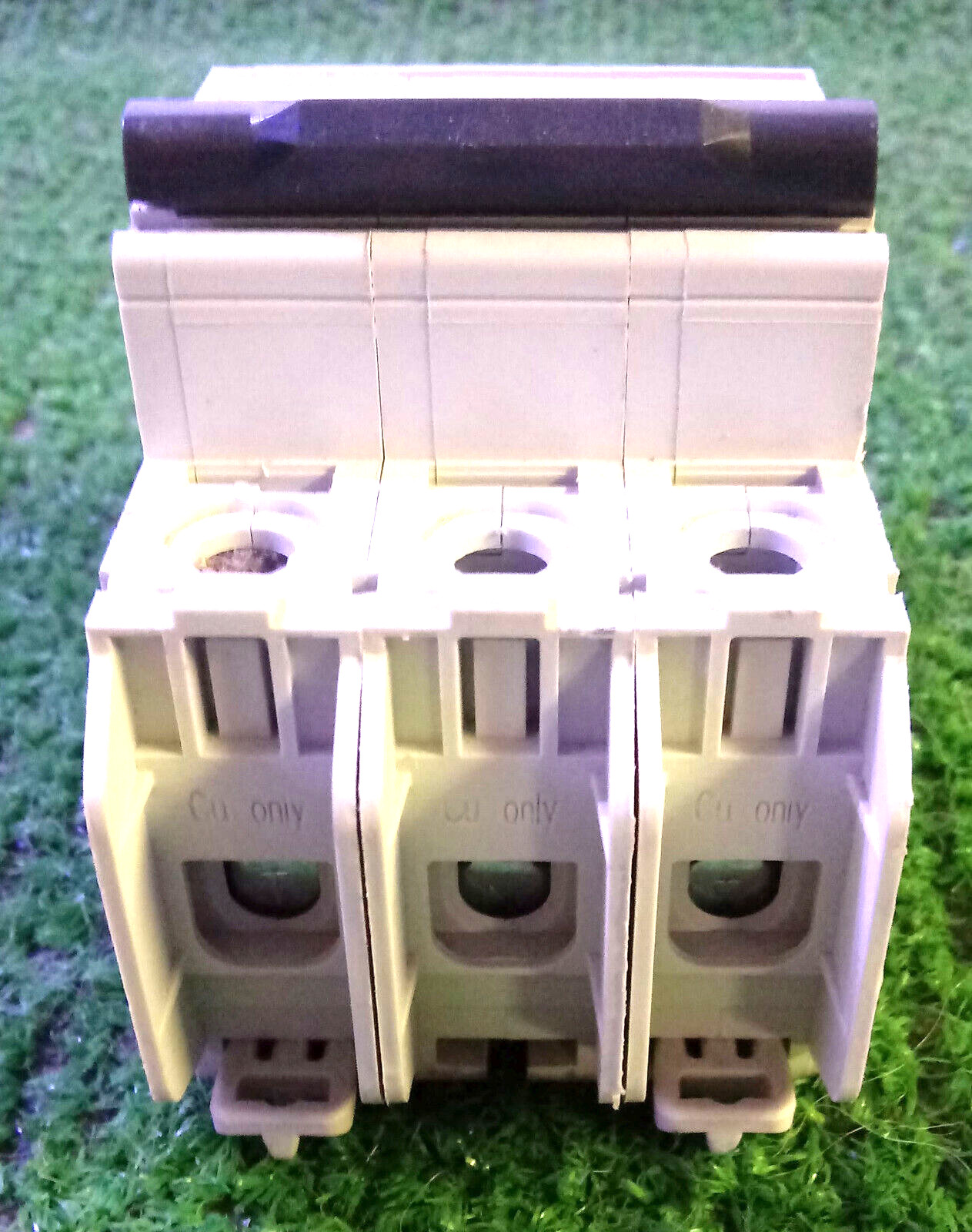 1 USED MERLIN GERIN C10A 60177 MULTI 9 C60 CIRCUIT BREAKER 240V~ **MAKE OFFER**
