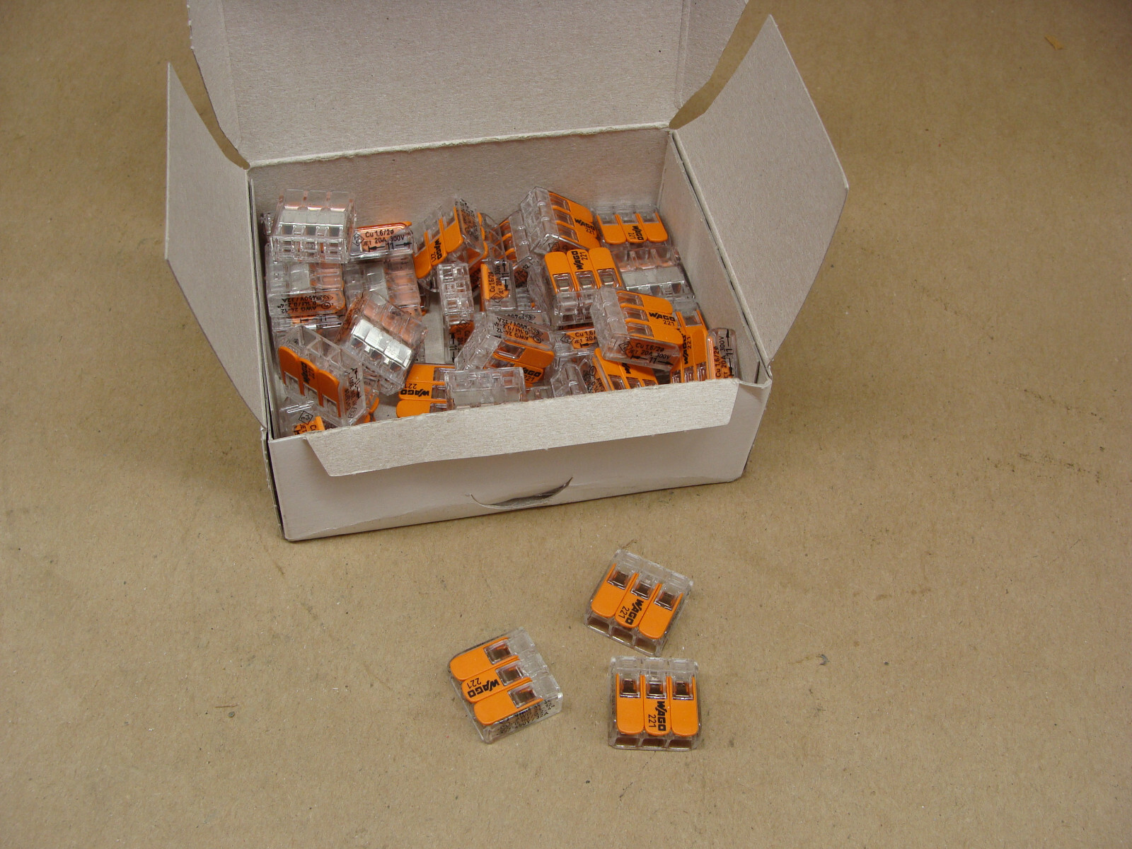 WAGO 212-413 LEVER NUTS 3X AWG 24-12 Cu LOT OF 48