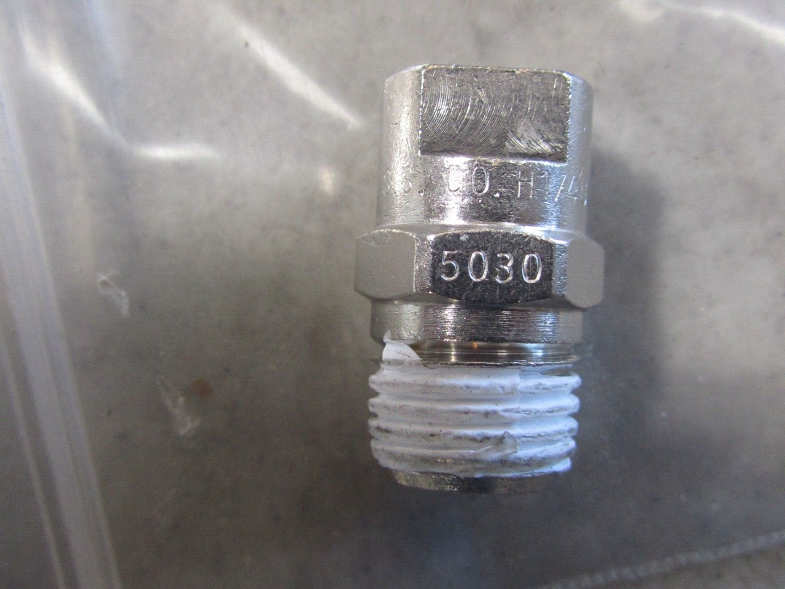LOT OF 10 NEW OLD STOCK SPRAYING SYSTEMS 1/4″ VEE JET SPRAY NOZZLES H1/4U-SS5030