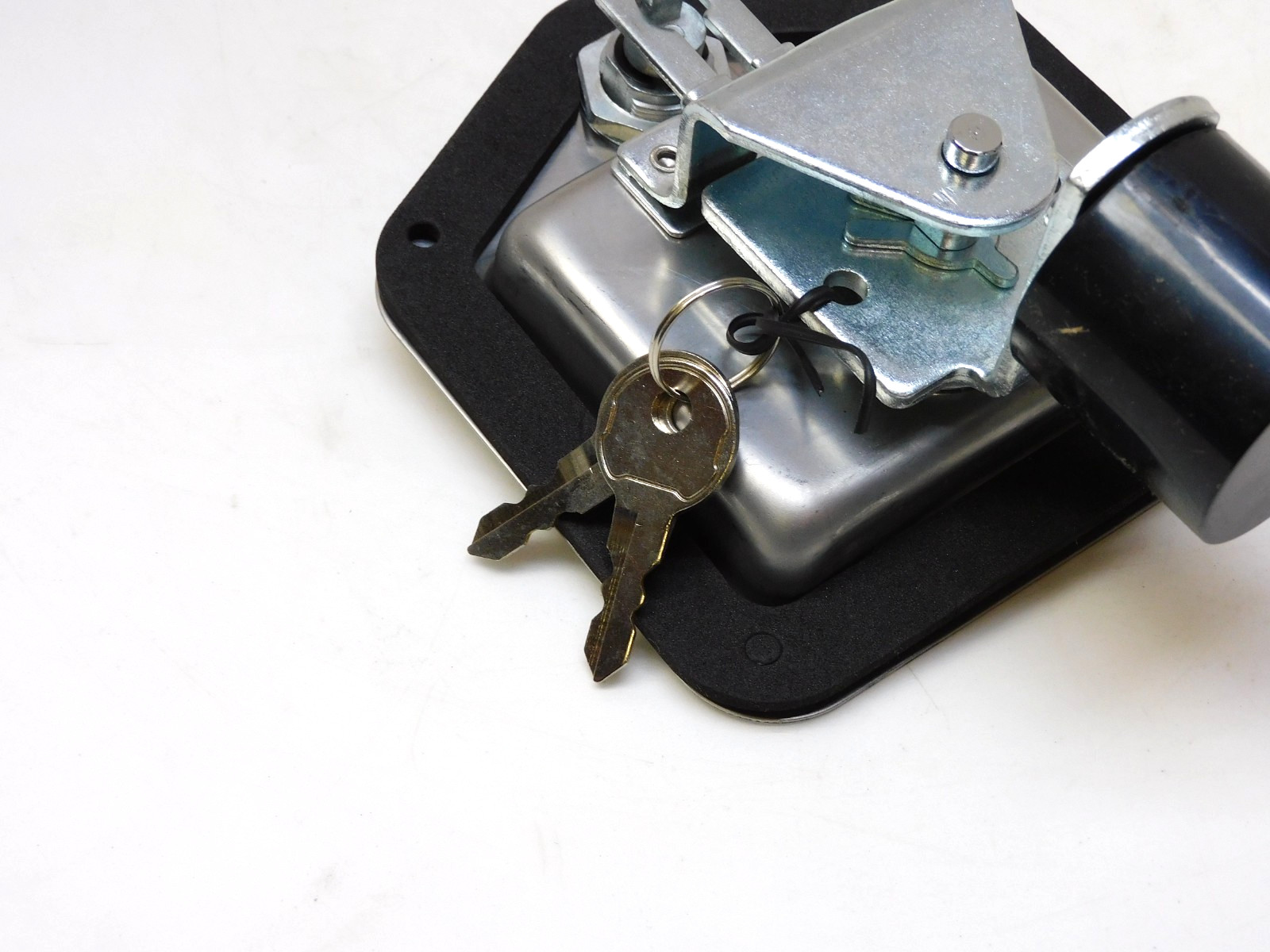 Peterbilt SS-TL T-Handle Latch Assembly SLT-LR W/ Roller & Keys