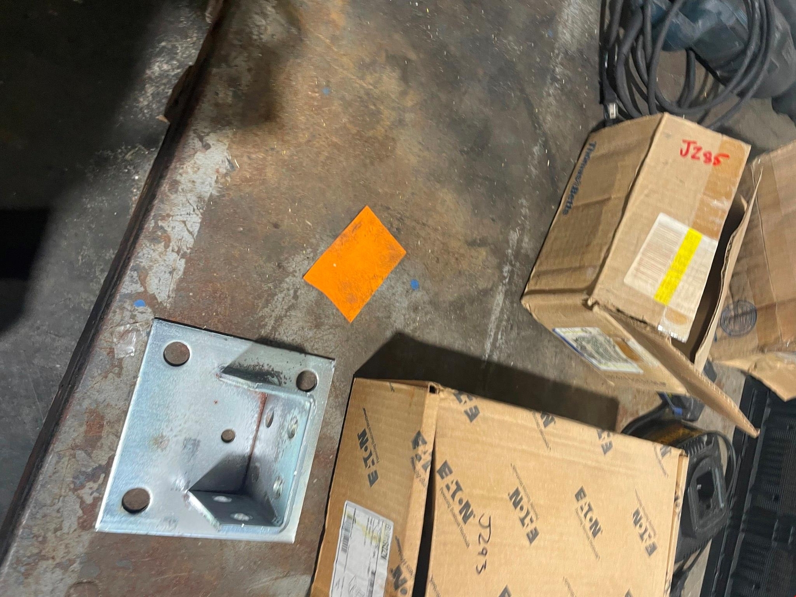 Cooper B-Line B281SQZN *LOT OF 5*