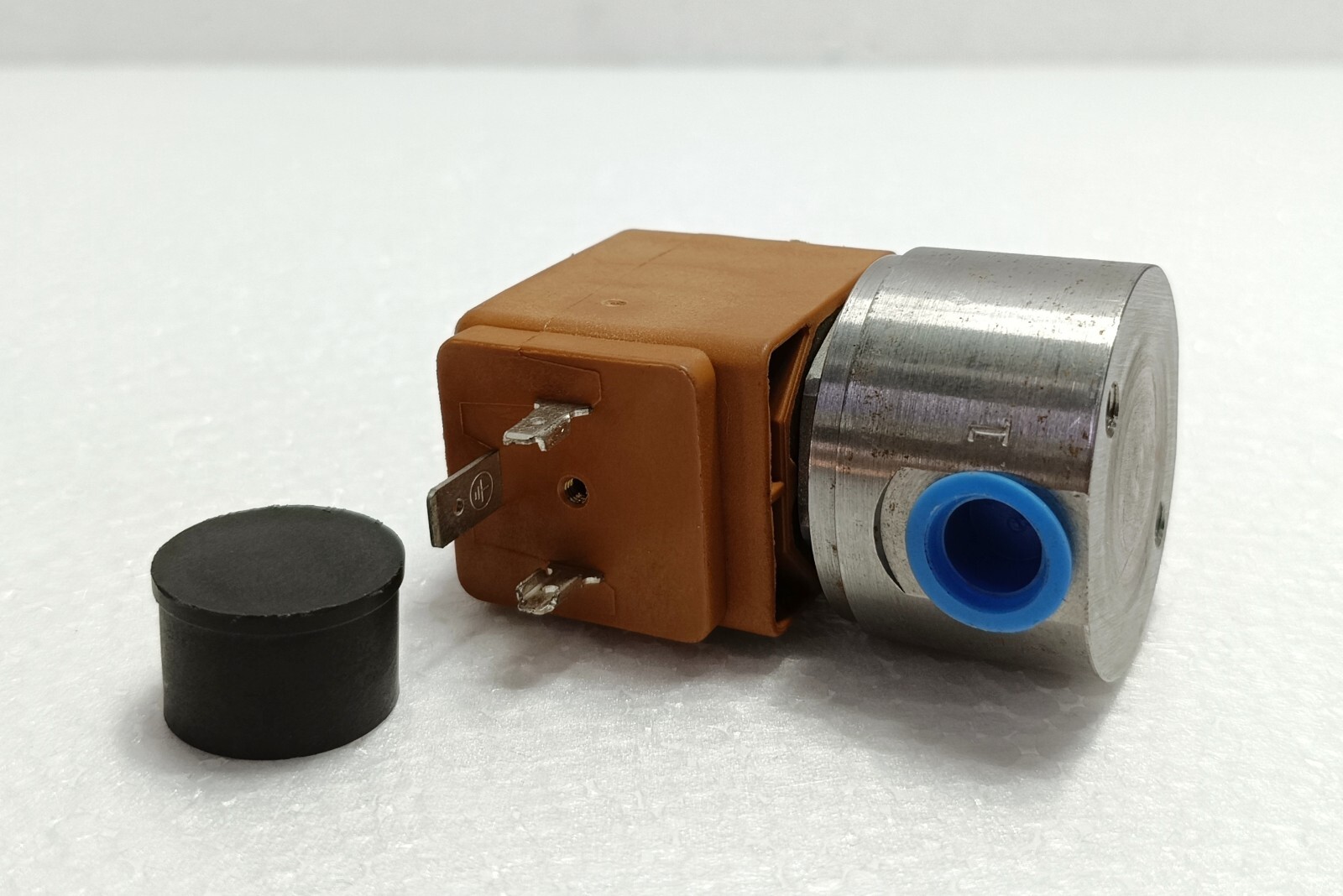 Honeywell Skinner Valve 701N12’N’1CN 220V 240V 13W 3/16″ Orifice | New Surplus