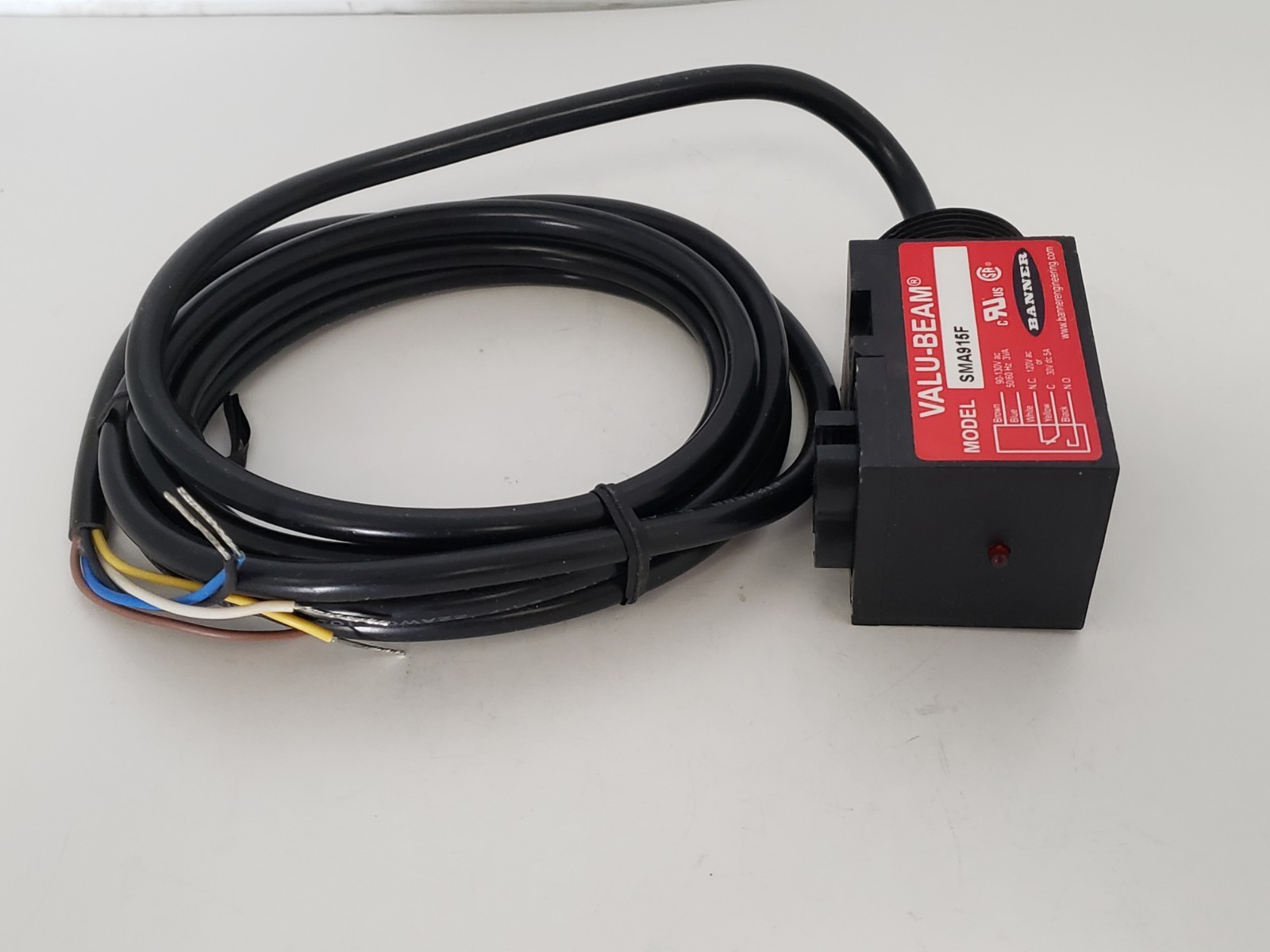 BANNER SMA915F PHOTOELECTRIC SENSOR VALUE-BEAM FIBER OPTIC 90-130V AC NIB