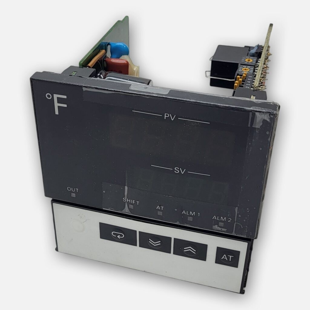 NEW OMRON 09120-S-ABC-320 TEMPERATURE CONTROLLER