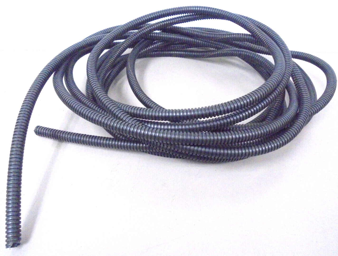 1/4-in x 20-ft Black Convoluted Poly Split Wiring Loom Cable Sleeving Tubing USA