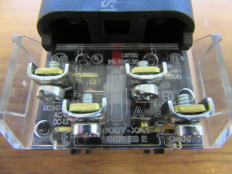 Allen Bradley 800H-FRXMQ24RA7 Push Pull Switch