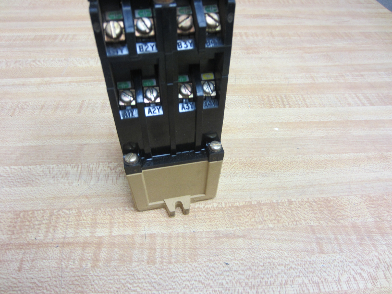 Allen Bradley 700-P400A1 Starter Relay 700P400A1 With 700-PB40 Series B