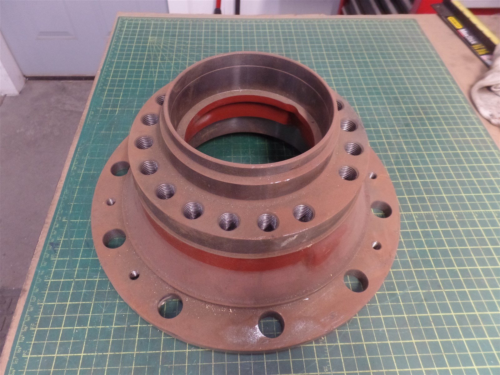 GENUINE TROJAN O&K 10738450900 HUB, TEREX 10-738450900, 738450900, NOS