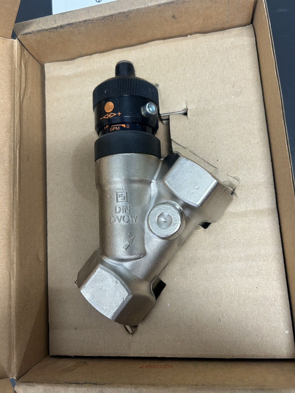 ifm SBN346 1″ Flow Switch w/Back Flow Stop NEW in Box Shipped Priority Mail