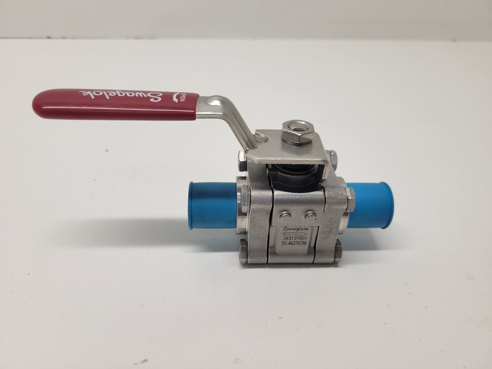 NEW OLD STOCK! SWAGELOK SS BALL VALVE SS-A63TVCR8