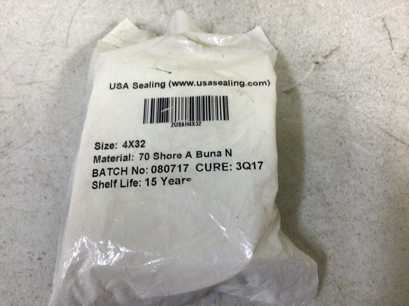 NEW, PACK OF 13, USA SEALING BUNA N 4×32 O-RING, BLACK, FREE SHIPPING