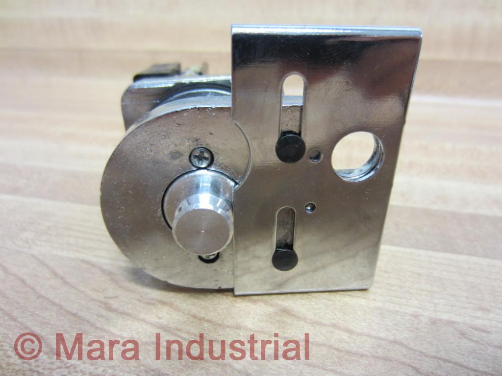 Rees 40102-102 Pushbutton 40102102 W/O Mushroom Plunger