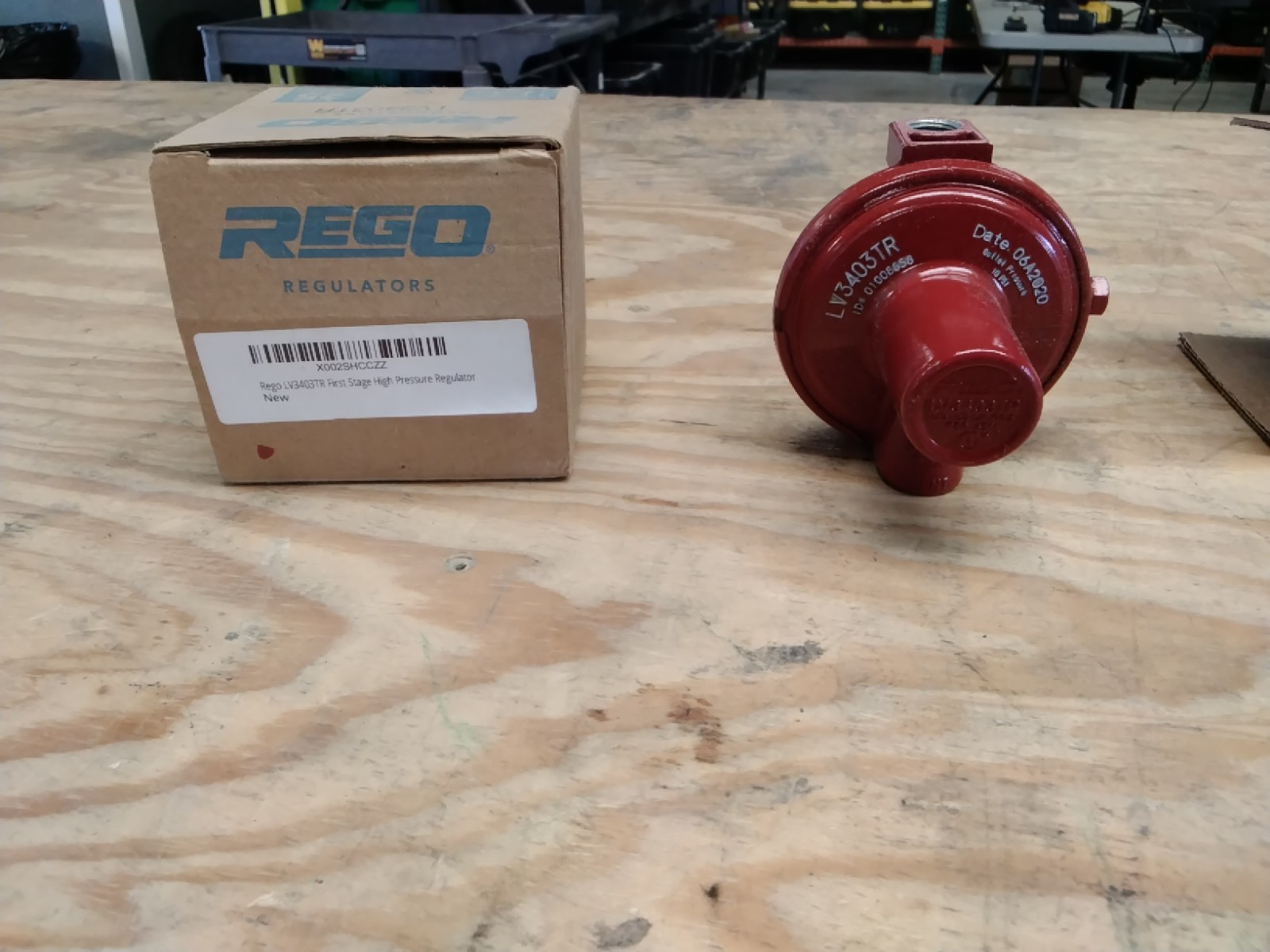 Rego Regulators LV3403TR, Compact First Stage Reglator 1/4″ NPT In, 1/2″ NPT Out