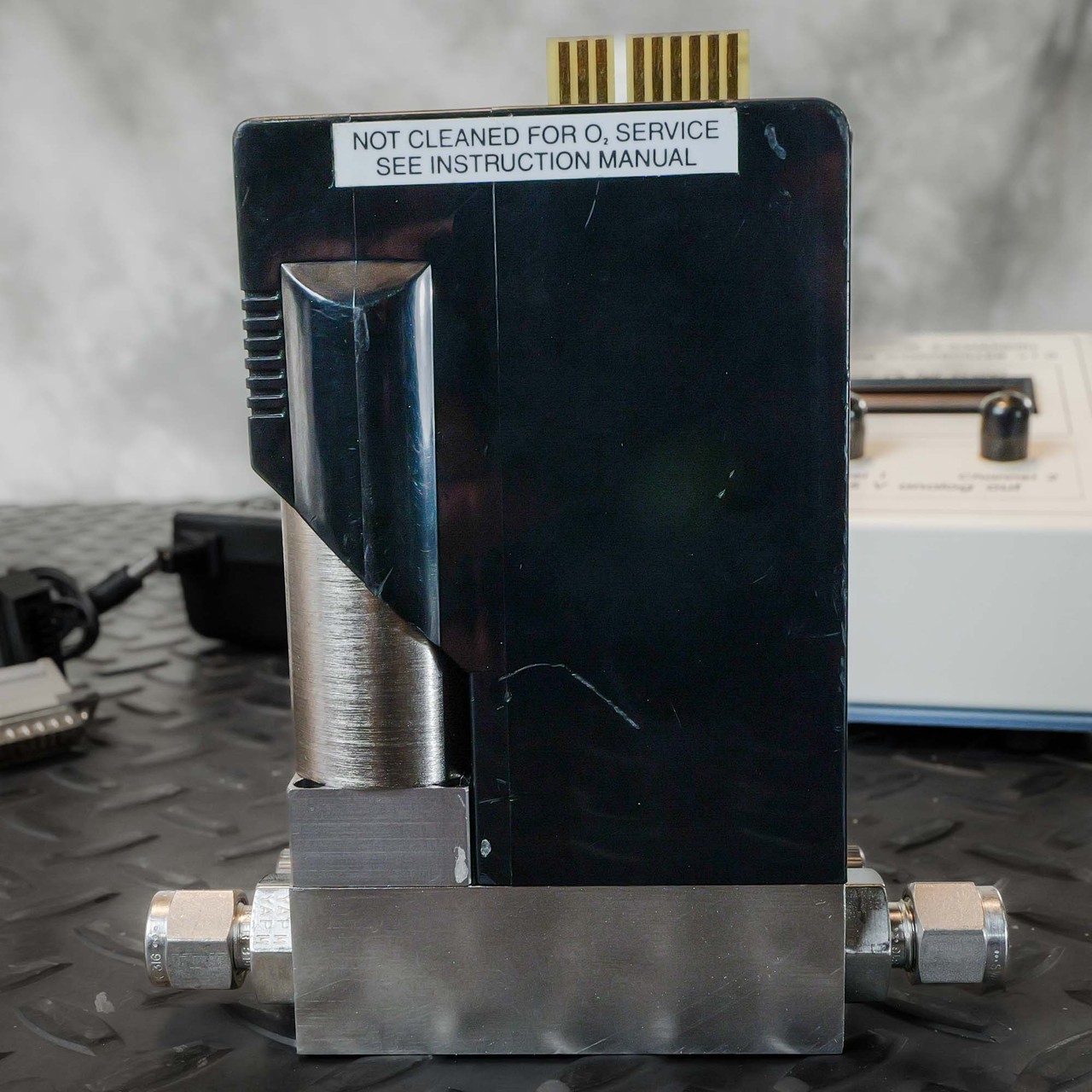 Sable Systems 2-Channel Mass Flow Controller & Sierra Instuments Mass Flow