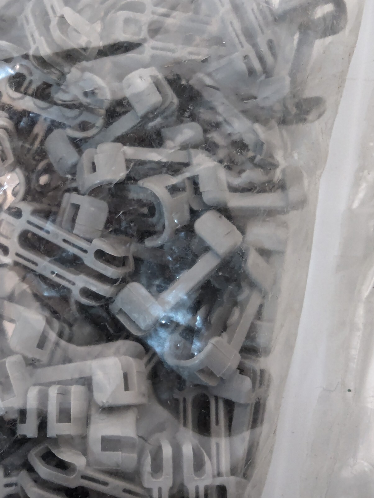 (100-Pack) Yazaki 7157-6827-10 Rear Space Holders Automotive Connector