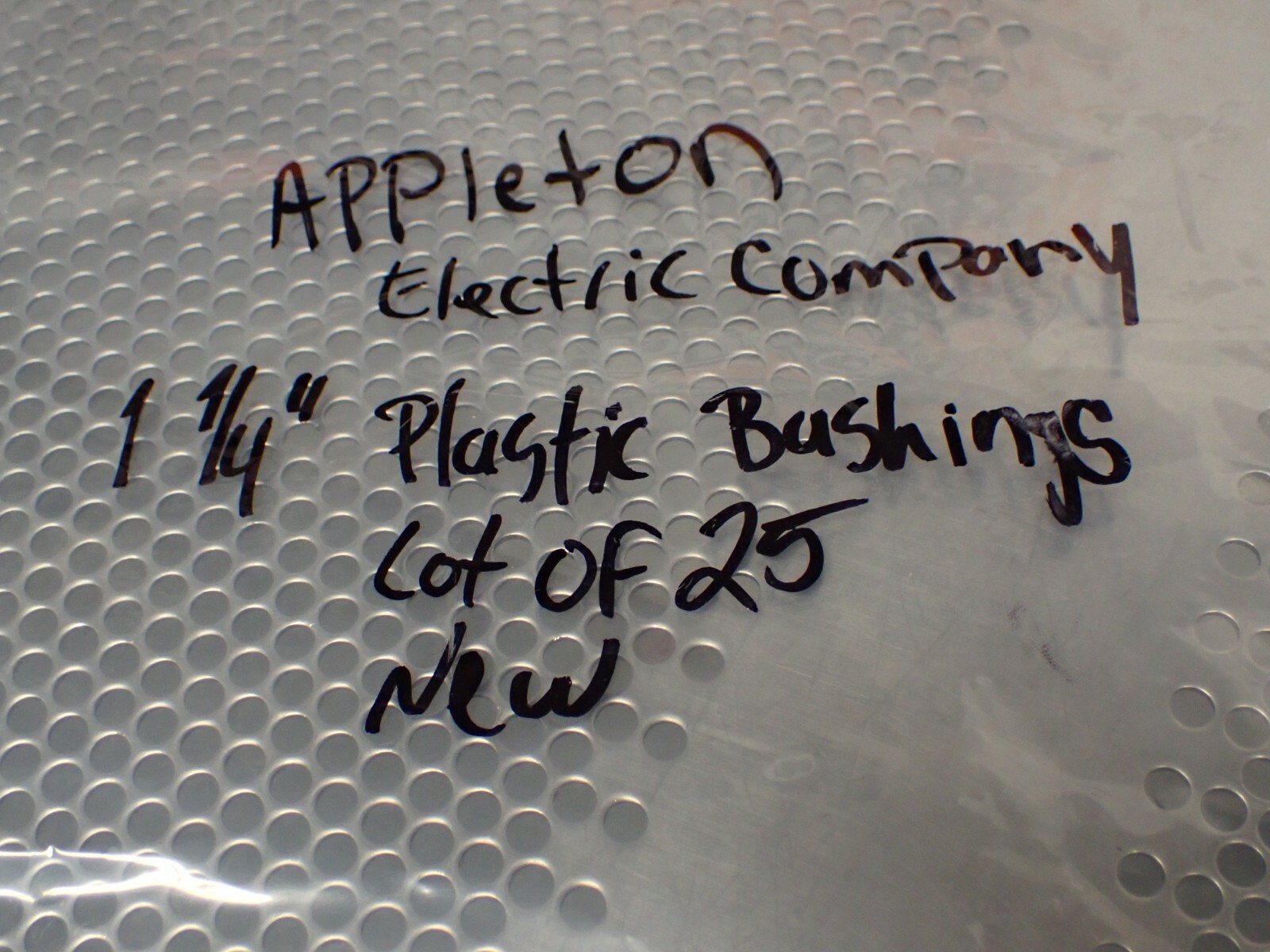 Appleton Electric BBU-125 1-1/4″ Plastic Bushings New Old Stock (Box of 25)