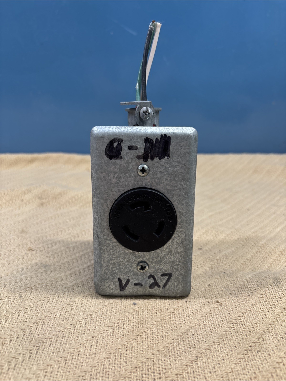 Nema L5-20-R 20A 125V Outlet Receptacle w/ Housing