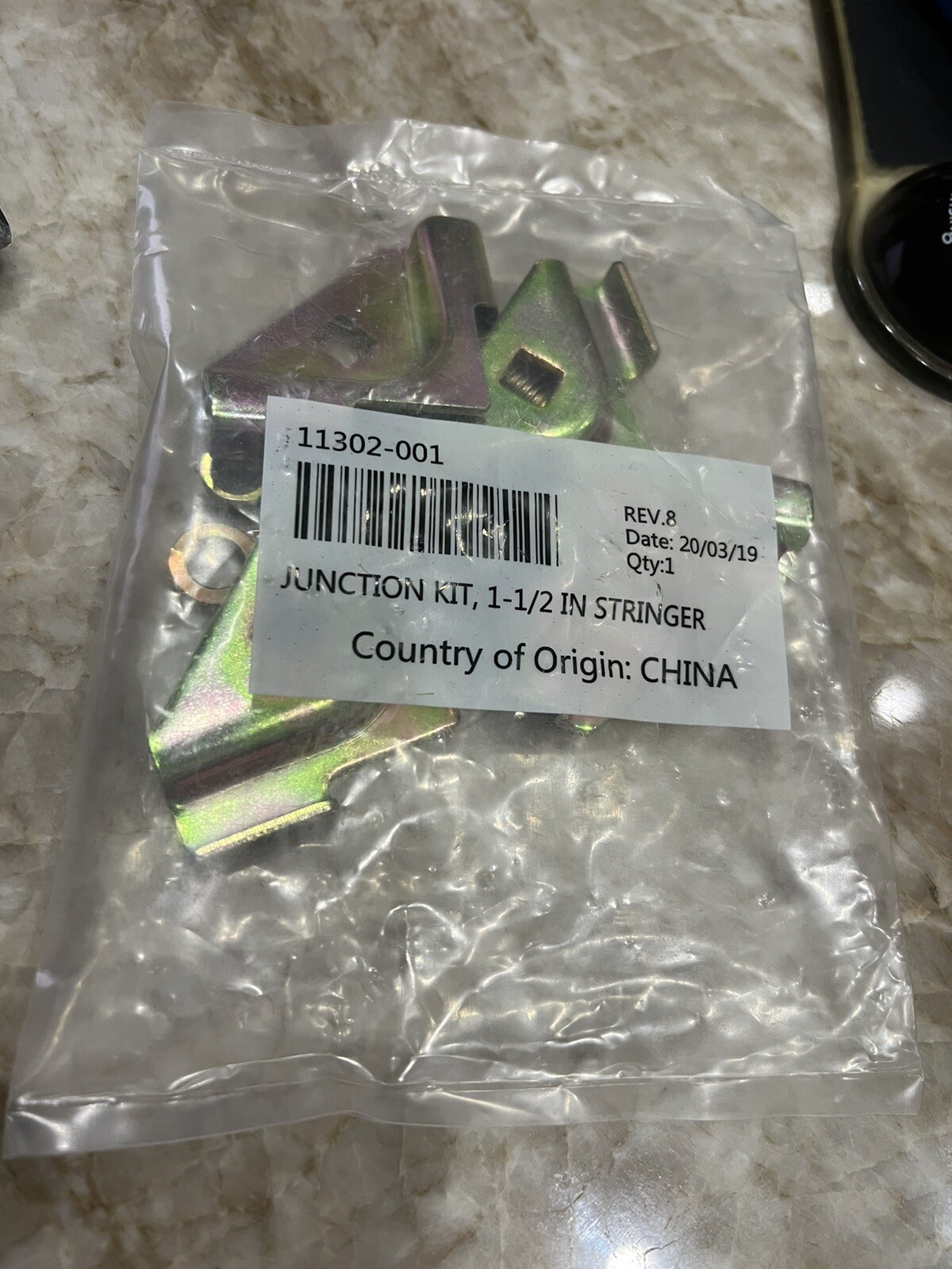 CHATSWORTH PRODUCTS CPI 11302-001 JUNCTION SPLICE KIT, 1-1/2″ STRINGER, New