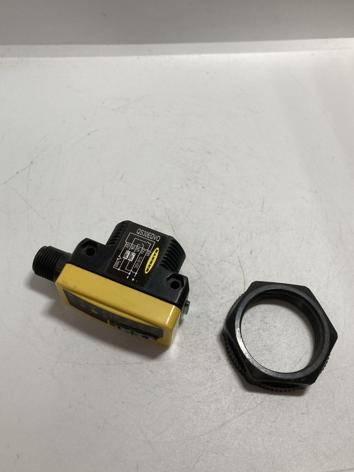 BANNER QS30EDVQ PHOTOELECTRIC SENSOR RED BEAM 10-30VDC NPN,PNP NNB