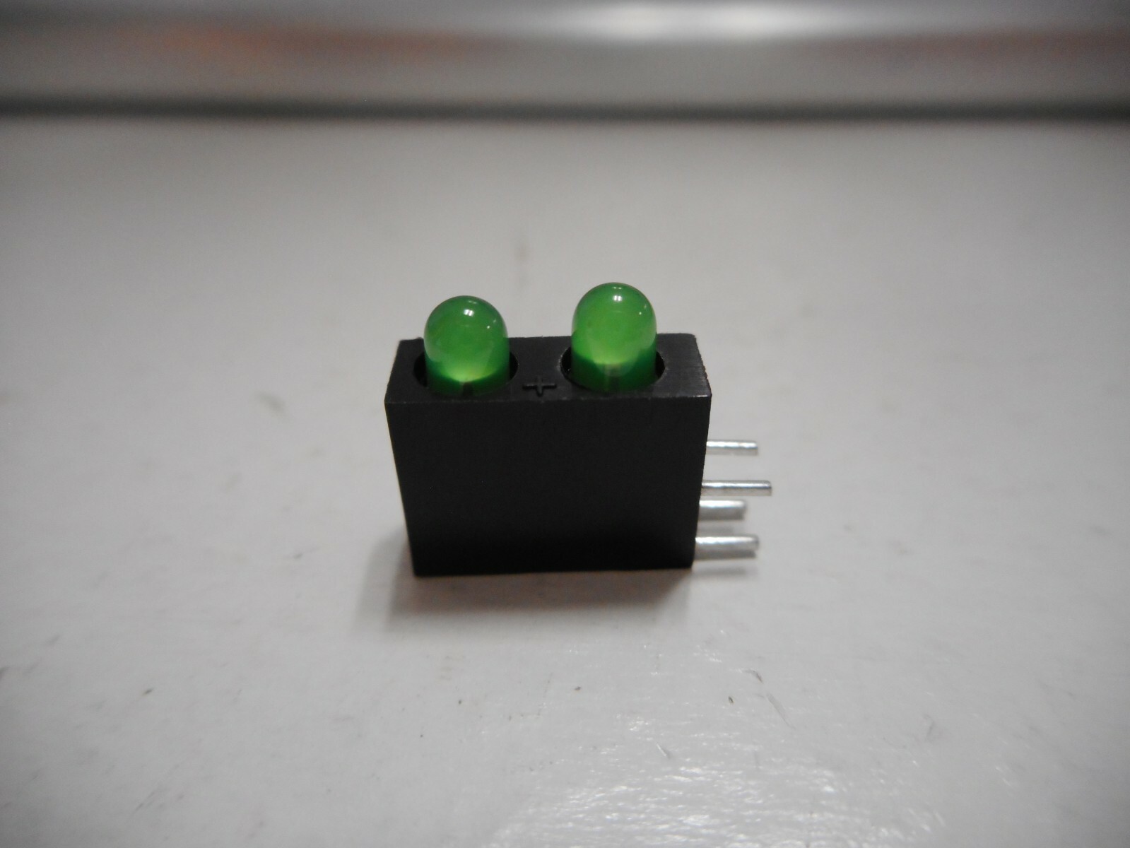 LOT OF 100 NOS 109-314-01-24 MARL LED PCB MOUNTED RIGHT ANGLE 665-012-001