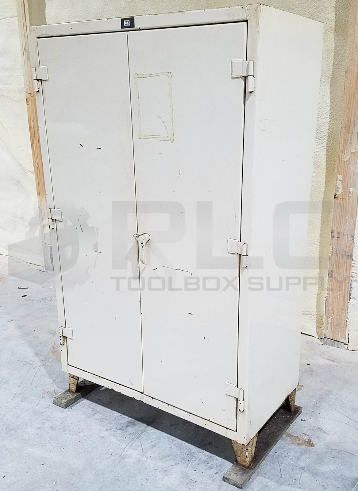 STRONG HOLD CABINET, 7 SHELF, 48 x 24 x 78, CREAM