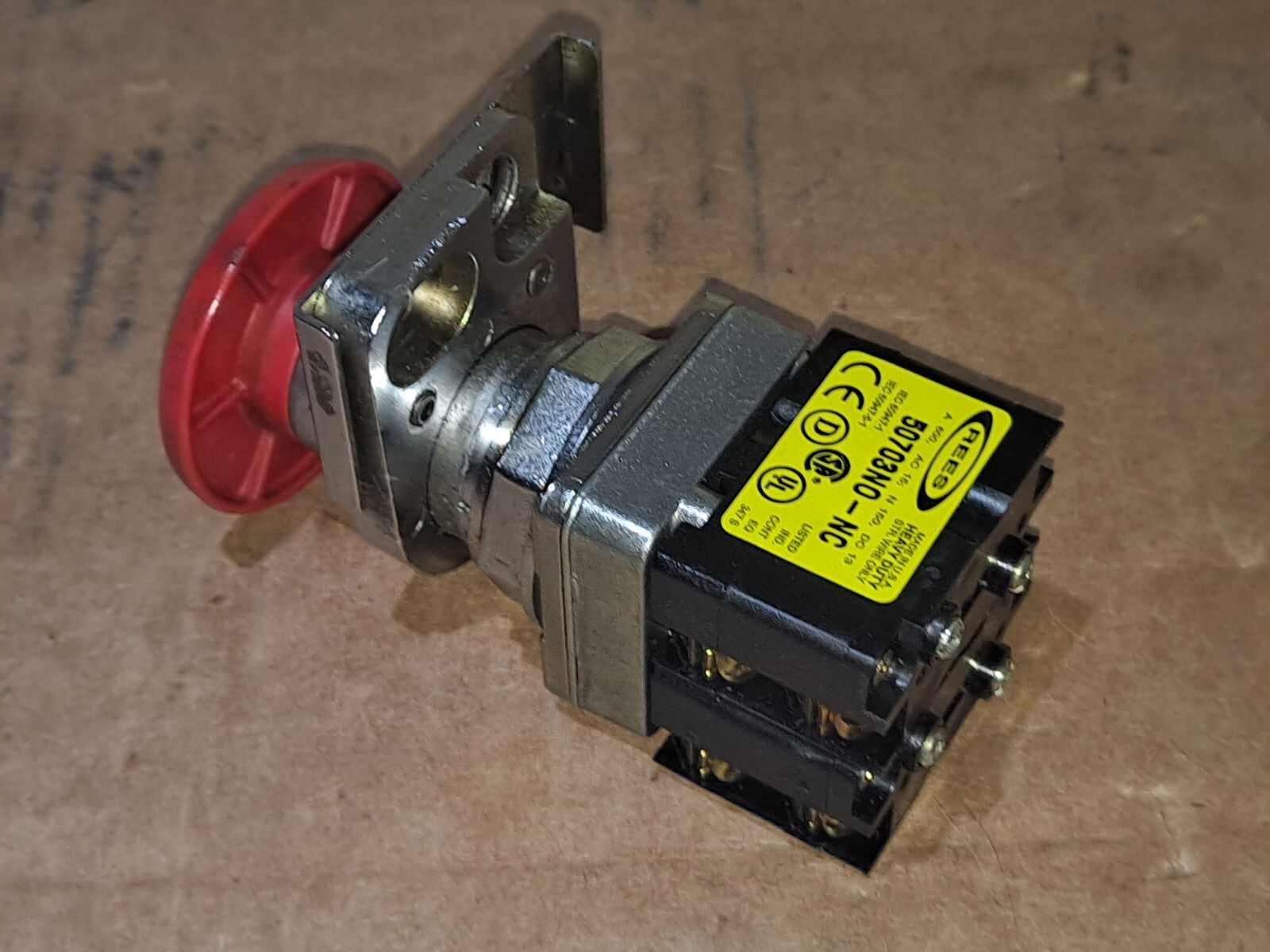 REES 40102-102 STOP PUSH BUTTON W/ (2) CONTACT BLOCKS 50703NO-NC Fast Shipping