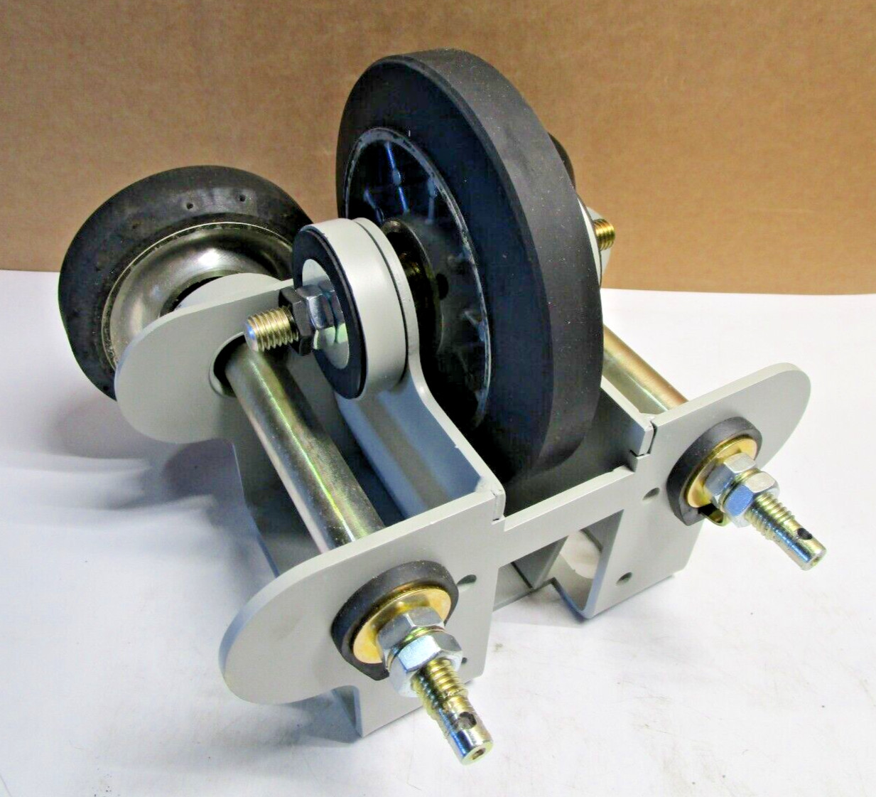 ADAMS ELEVATOR ROLLER GUIDE ASSEMBLY / 627D989G03