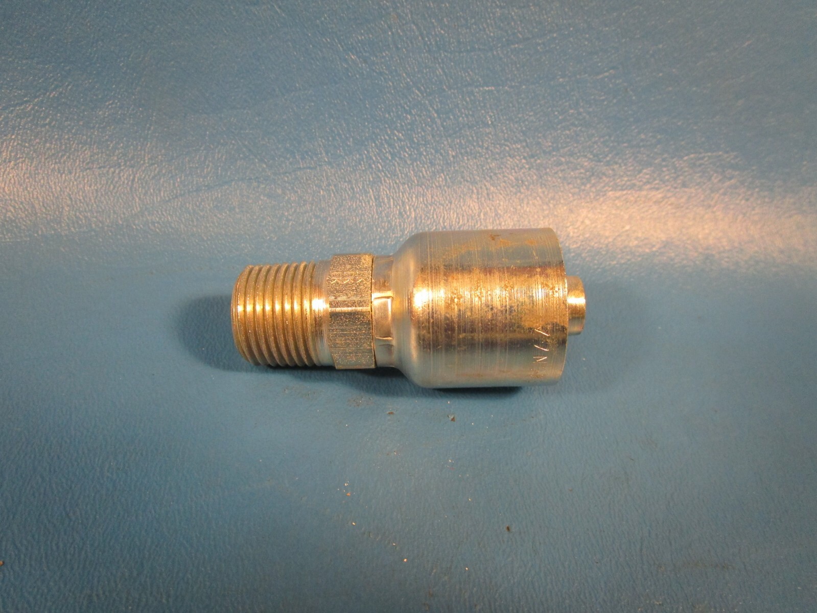 Box of 25 Parker 101BW-8-8, Hydraulic Hose Fitting, 1/2″ Hose x 1/2″ MNPT Crimp