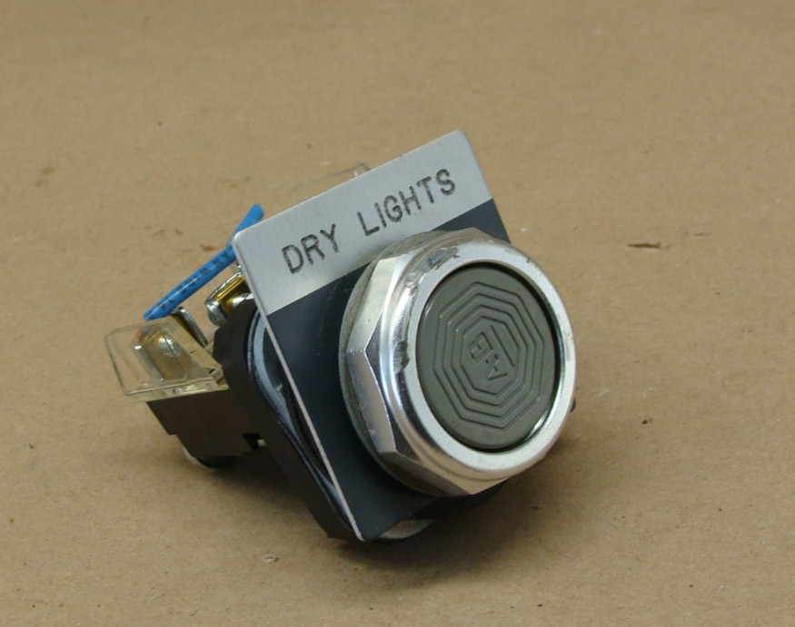 LOT OF 3 ALLEN BRADLEY GRAY FLUSH HEAD PUSH BUTTONS 800T-A4A SER T TYPE 4/13