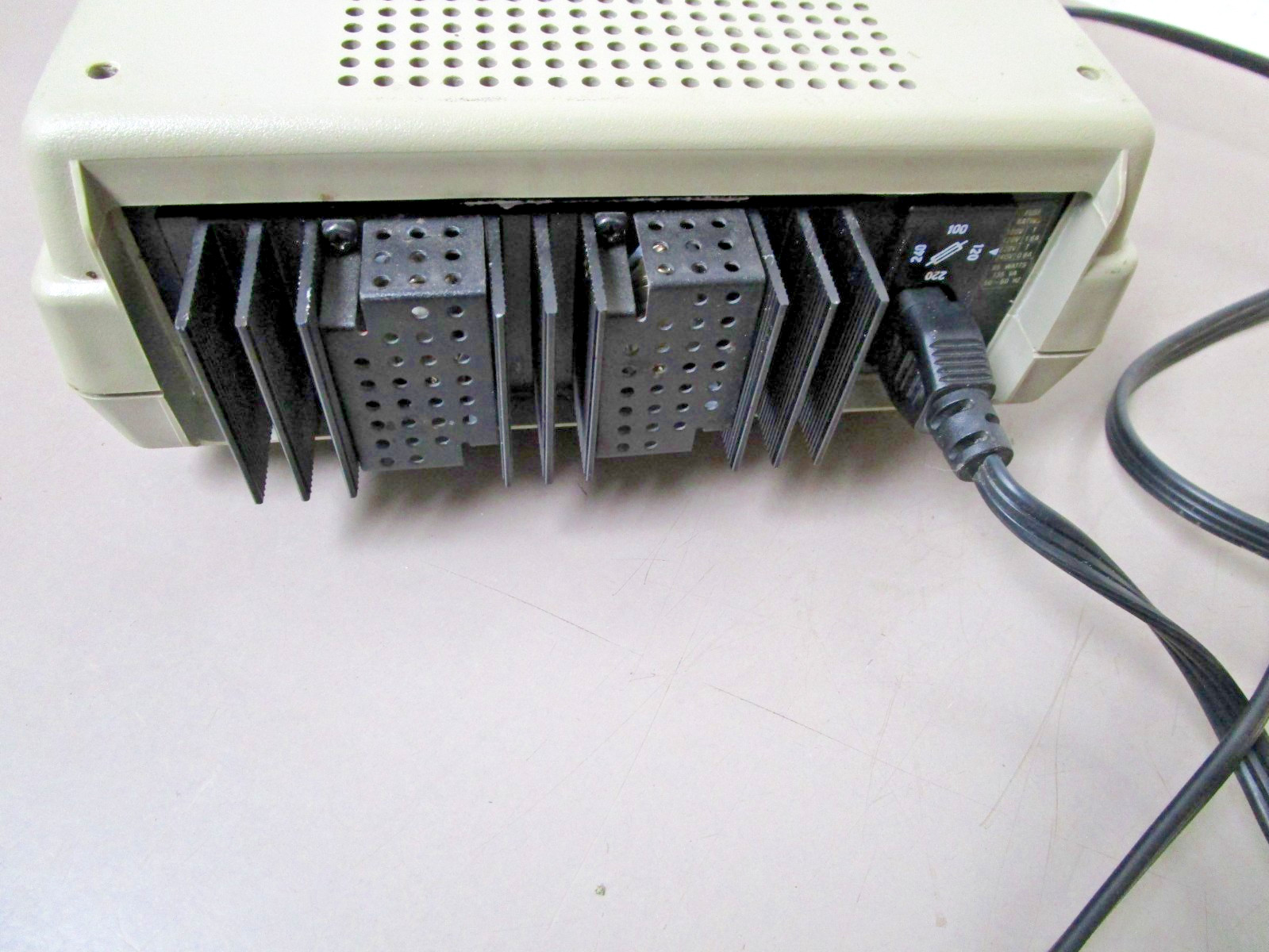 INSTEK PC-2405 Laboratory DC Power Supply