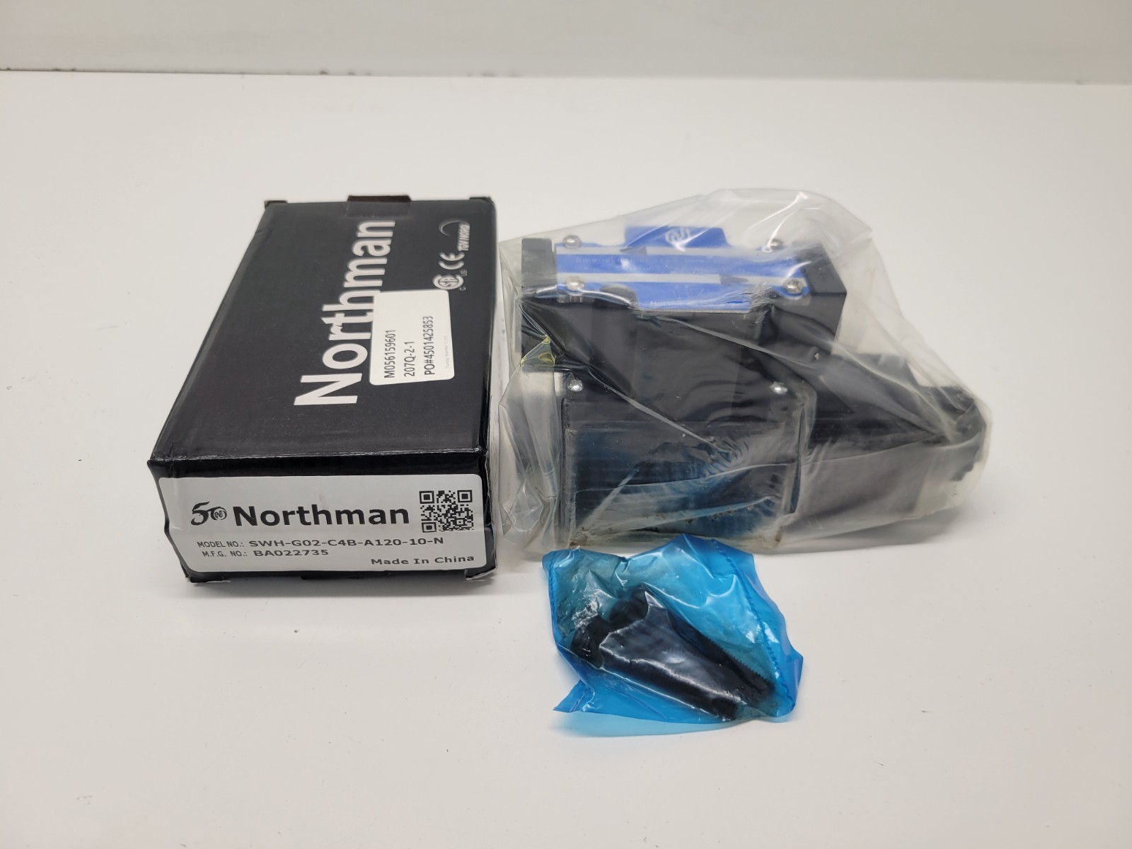 NEW OLD STOCK! NORTHMAN HYDRAULIC SOLENOID CONTROL VALVE SWH-G02-C4B-A120-10-N
