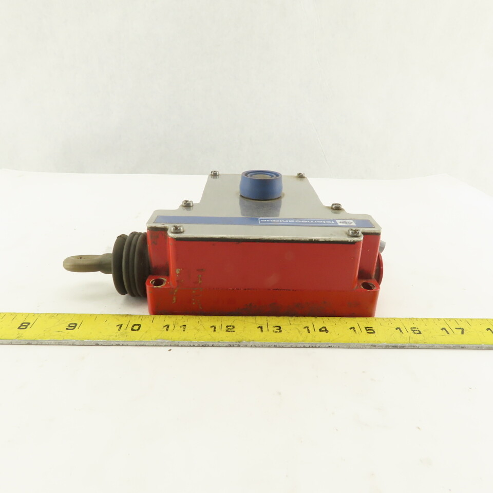 Telemecanique XY2 CE1A290H7 Cable Pull Emergency Stop Button 240V 3A