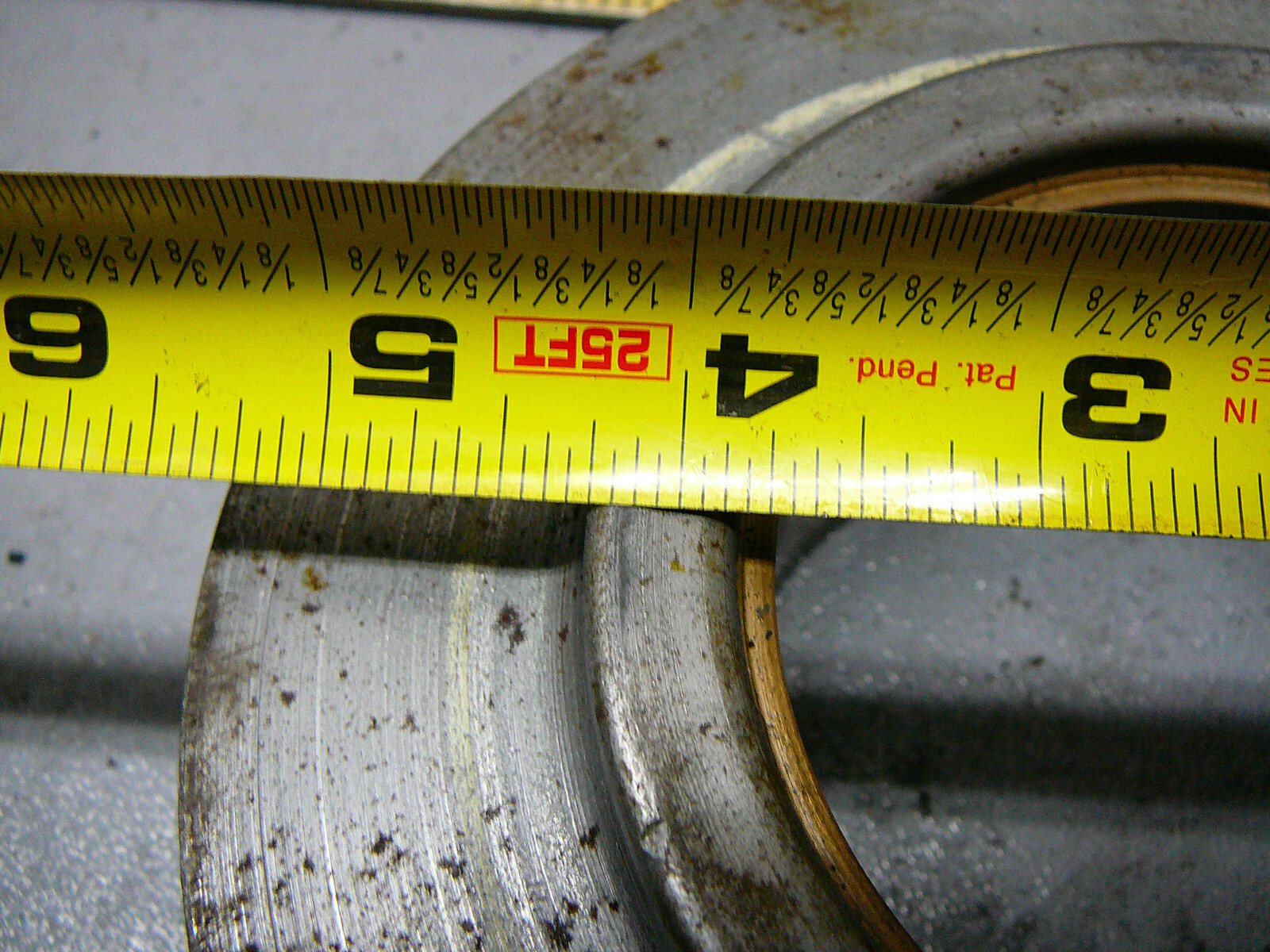 GREASEABLE PULLEY 5-1/4″ OD 3-3/4″ ID