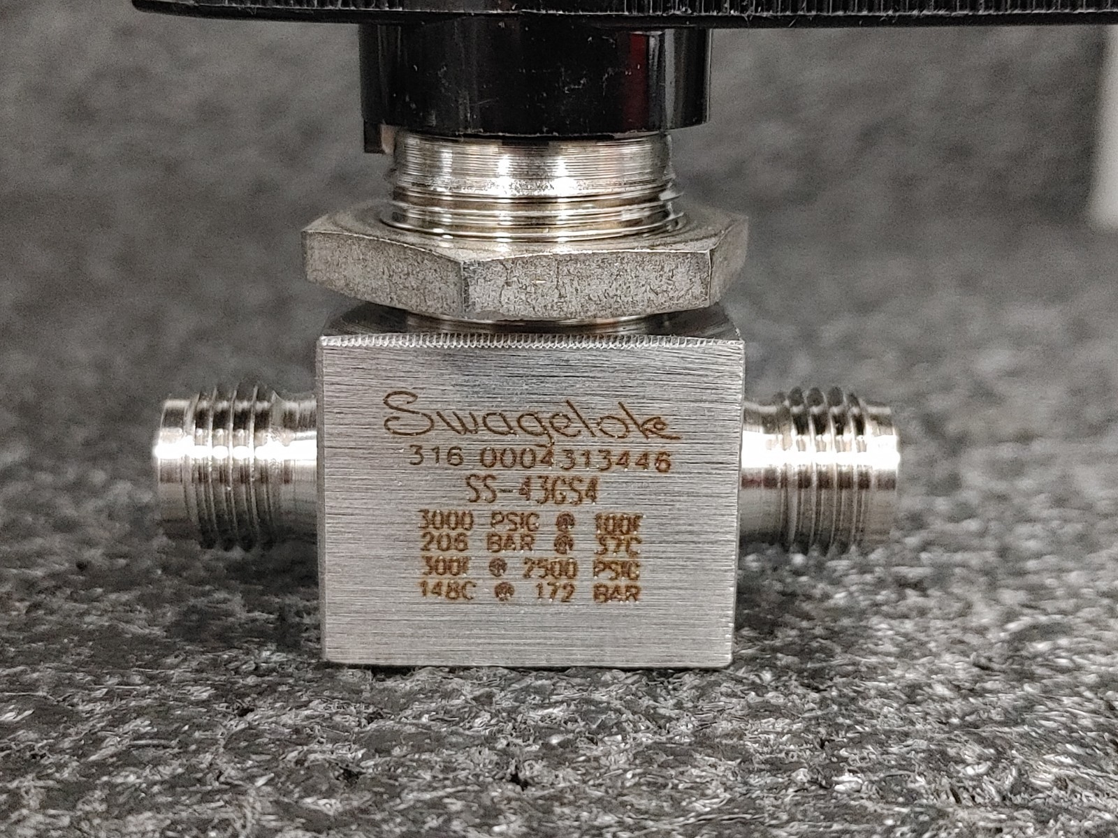 SWAGELOK SS-43GS4 Stainless Steel 1-Piece 40G Series Ball Valve