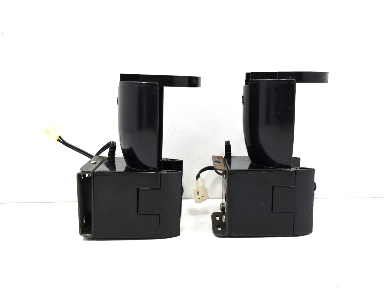 ARXX025 MAGLITE MAG CHARGER FOR FLASHLIGHT ARXX185 LOT OF 2
