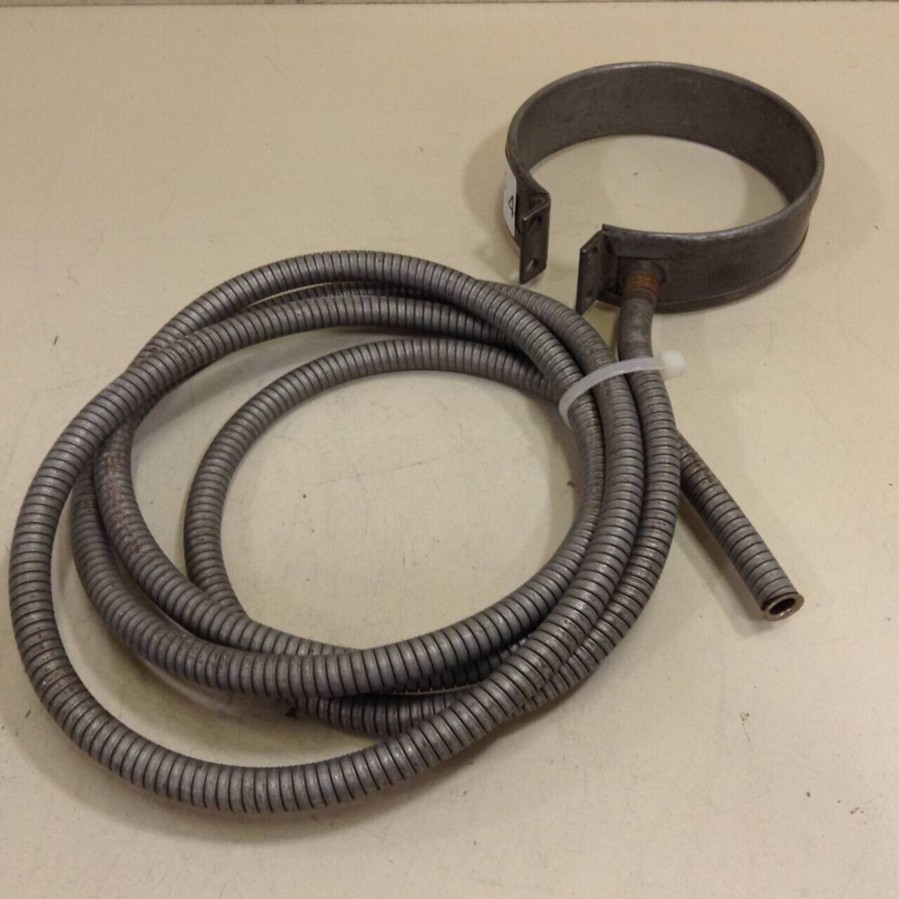 I.H. COMPANY 300 Watt Heater Band UIP 52-373-10 Used #69614