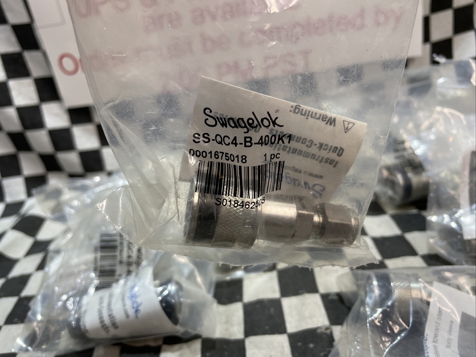 SWAGELOK Quick Connect 1/4″ Black Key”, SS-QC4-B-400K1, LOT OF 12