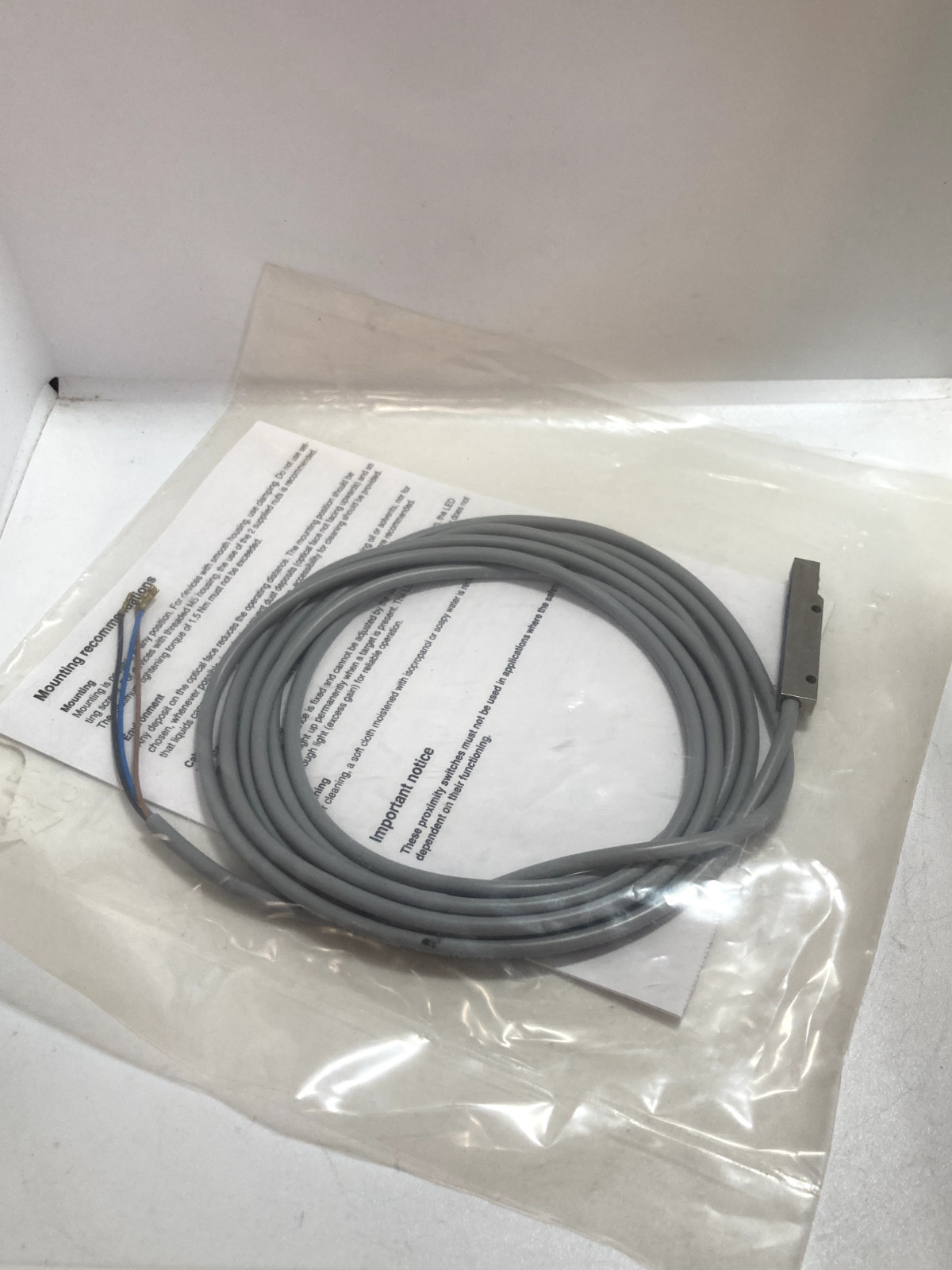 BANNER VSMQAP6CV20 FIFFUSE SENSOR 20-50MM SENSING PNP 10-30VDC NIB