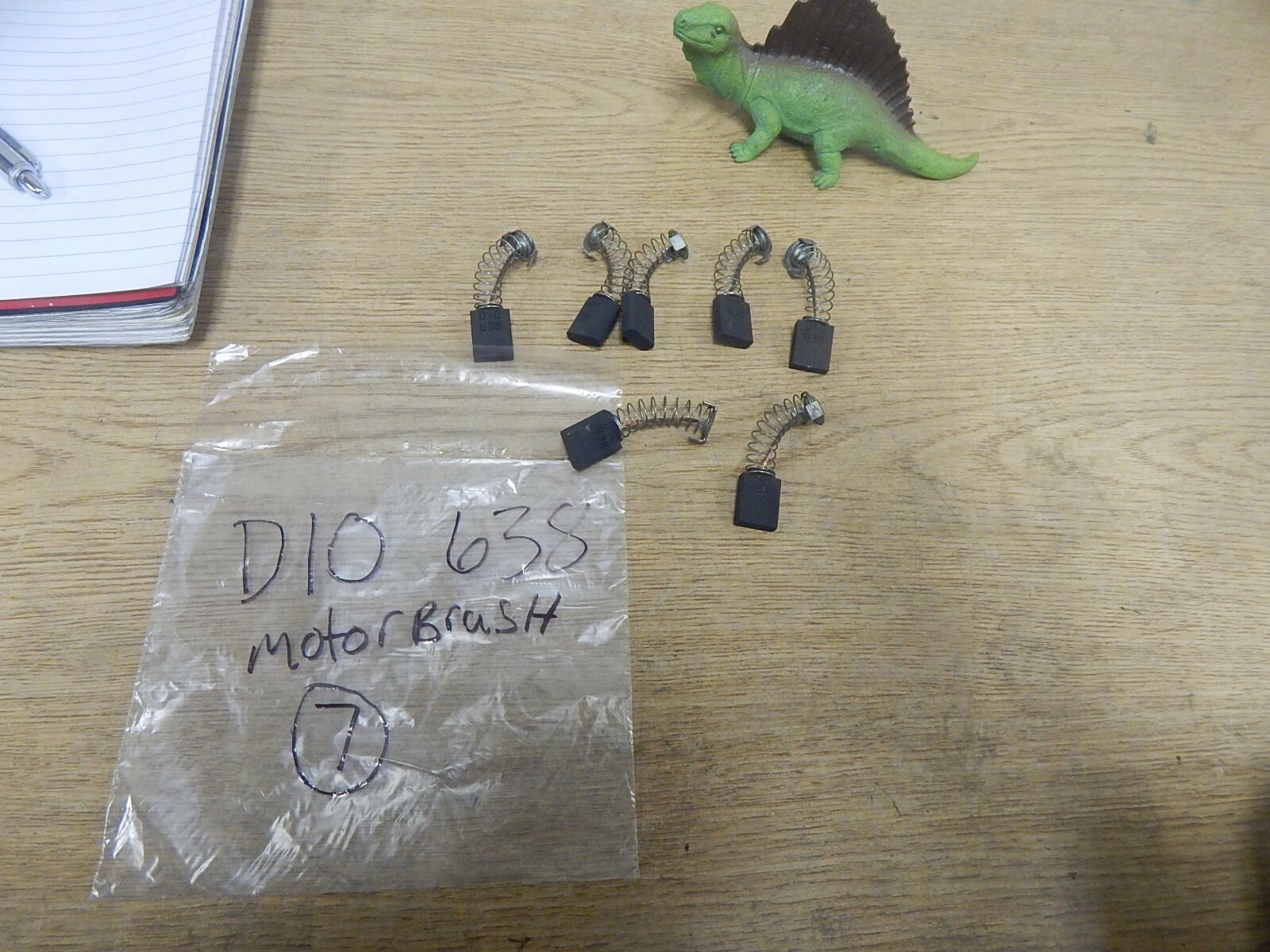 Lot of 7 Motor Brushes D10 638 *FREE SHIPPING*