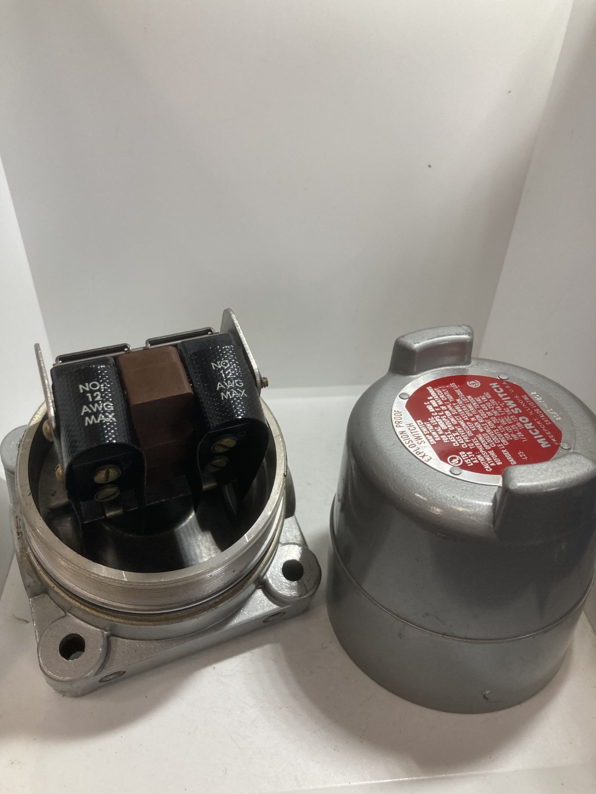 HONEYWELL 2CX5-7802 SNAP SWITCH EXPLOSION PROOF 20A-125, 250 OR 480V NNB