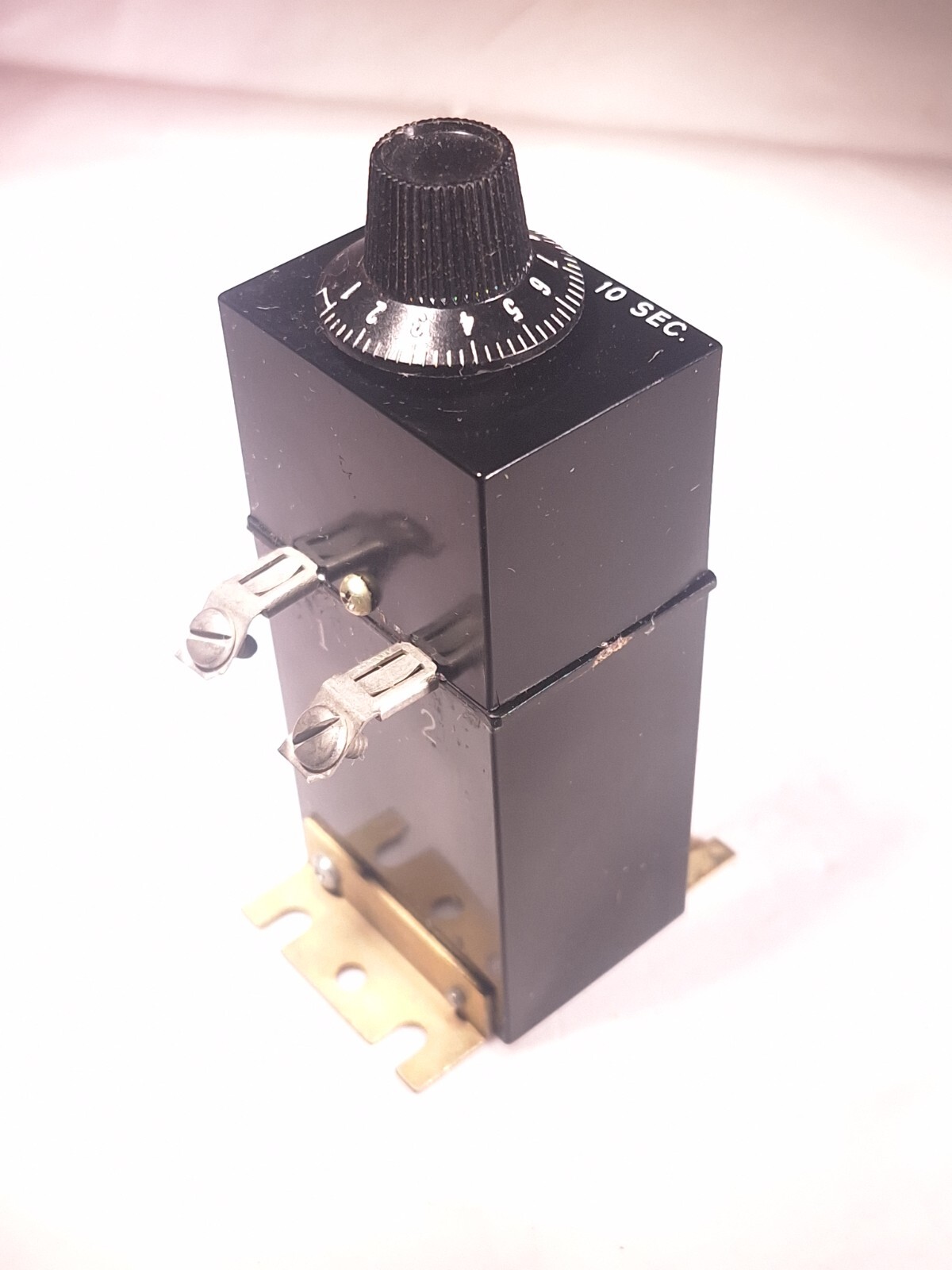 REGENT CONTROLS TM301D10S DELAY TIMER 115VAC 0-10 SEC RANGE