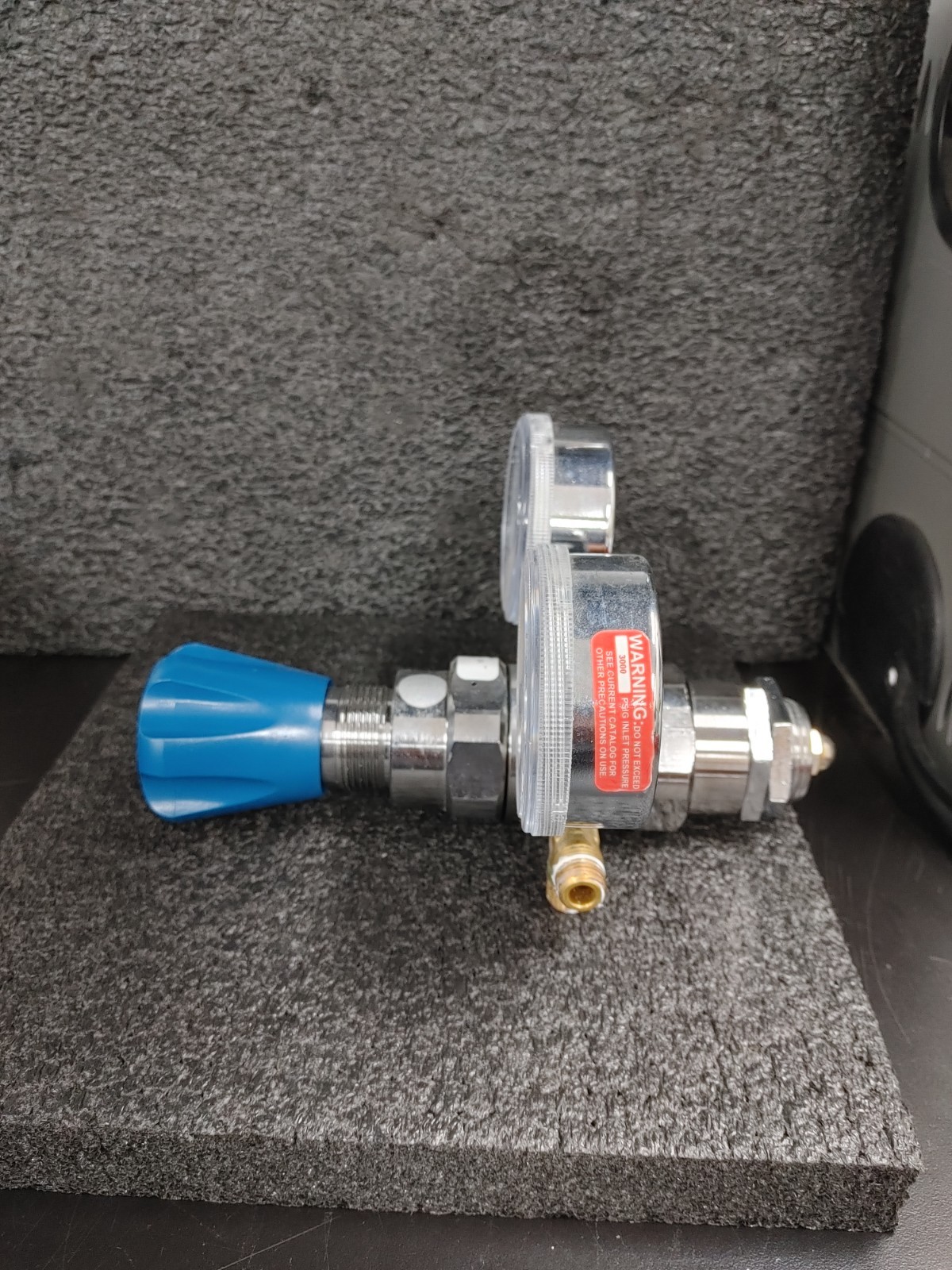 MATHESON 3936A High Purity Regulator with Pressure Gauges