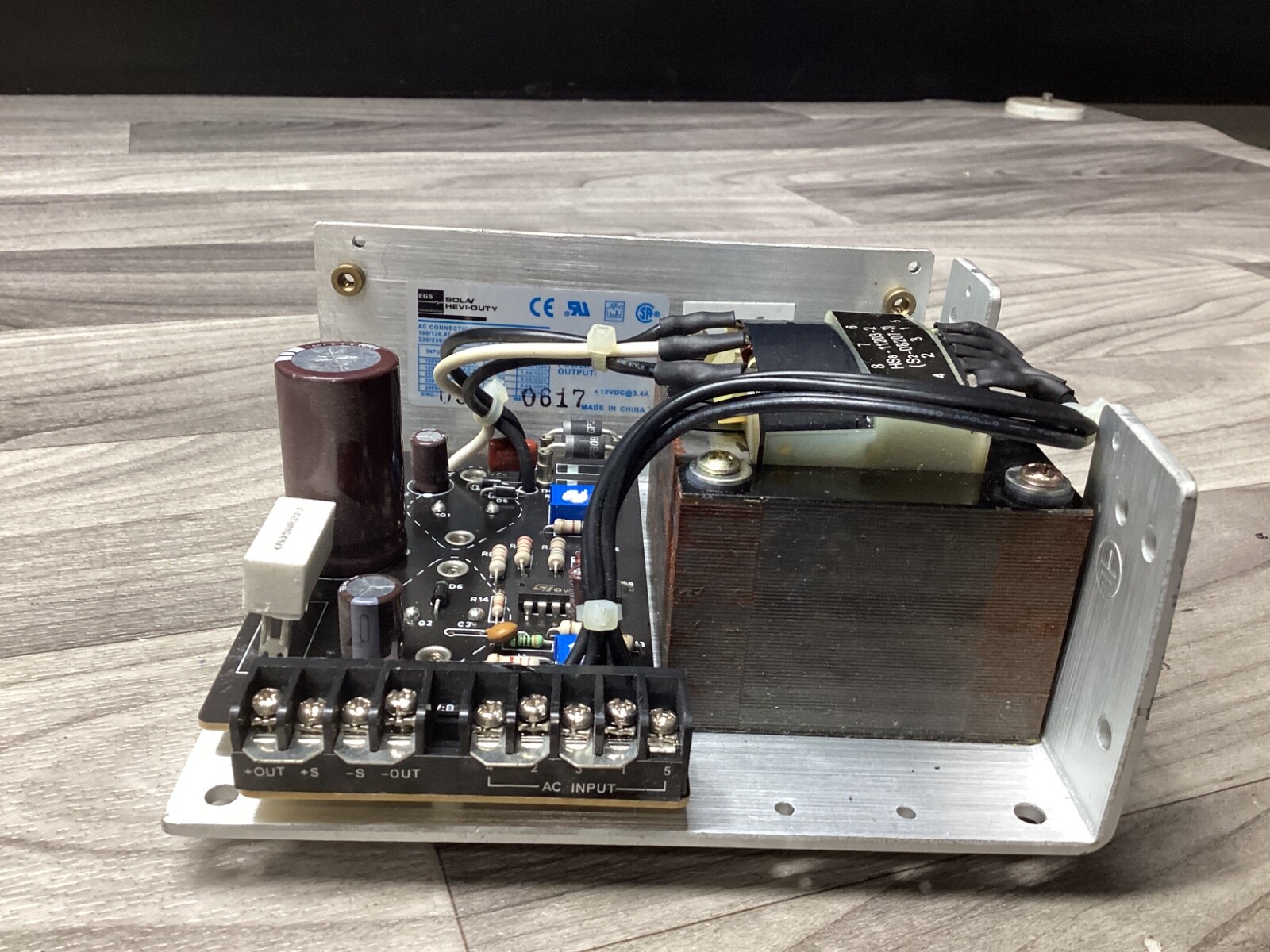 Sola/Hevi Duty Regulated Power Supply SLS-12-034T #107D101PR5
