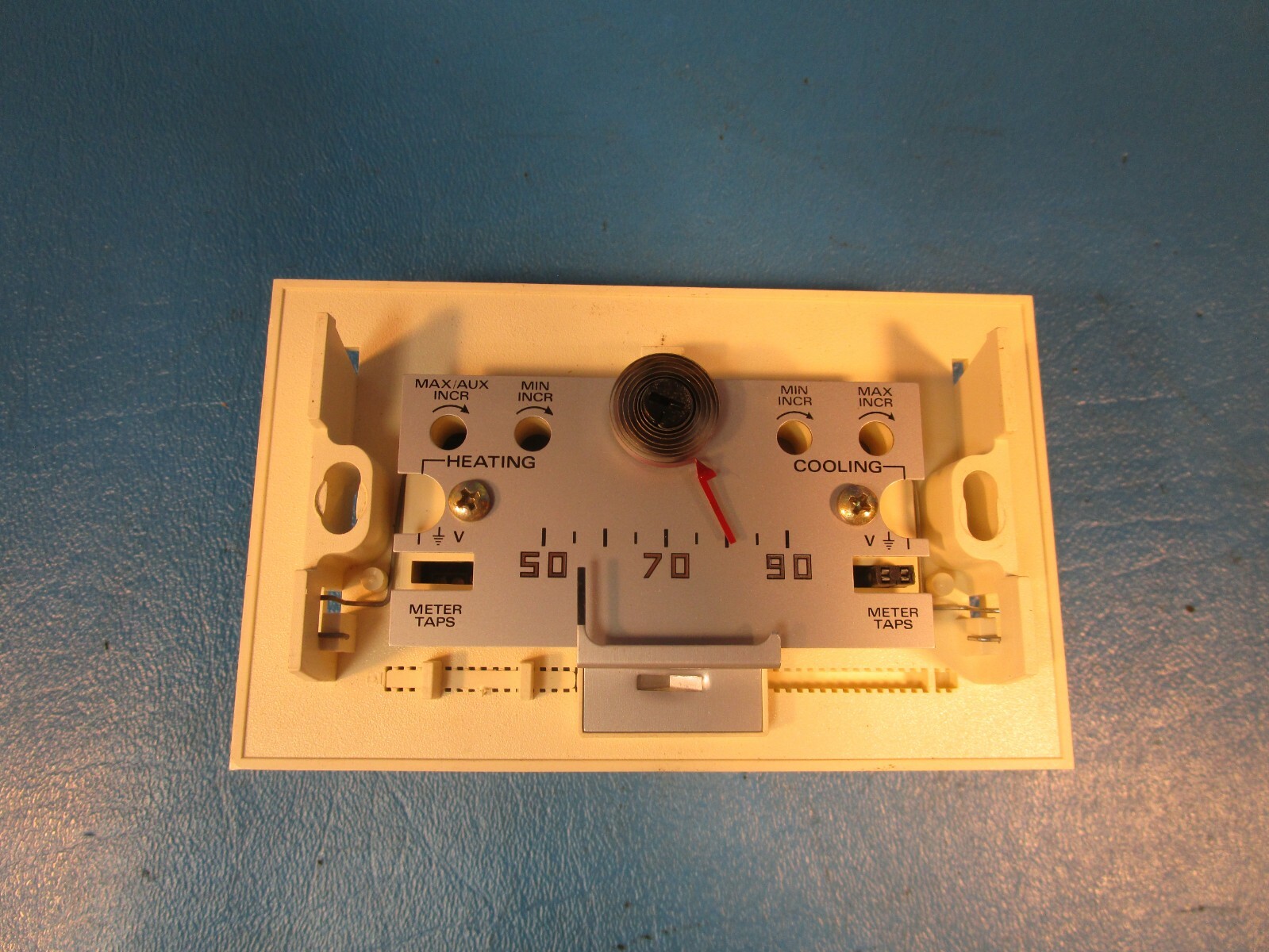 KMC CTE-1101-16 Controls Thermostat