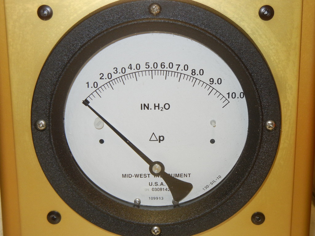 MID-WEST INSTRUMENT 130-AC-00-W-HA NEW DIFFERENTIAL PRESSURE GAUGE 130AC00WHA